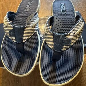 Sperry Top Sider Women’s Striped Navy and White Flip Flops
